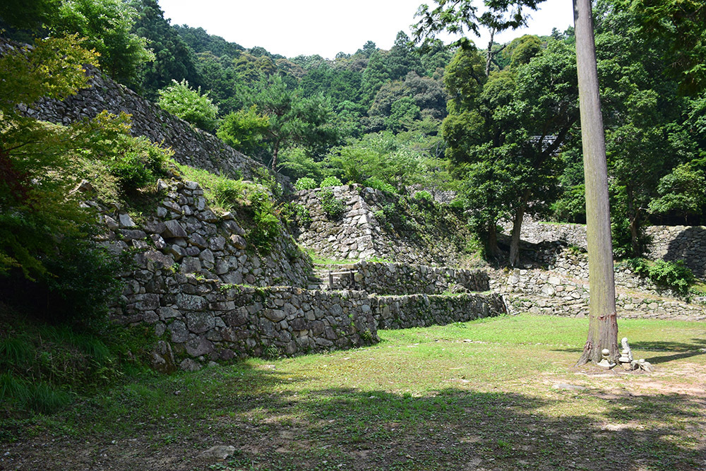 天下布武の象徴、安土城攻城記。　その３　＜伝羽柴秀吉邸跡＞_e0158128_15350862.jpg