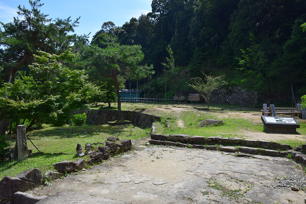 天下布武の象徴、安土城攻城記。　その３　＜伝羽柴秀吉邸跡＞_e0158128_15552773.jpg