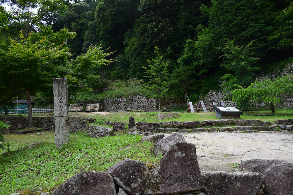 天下布武の象徴、安土城攻城記。　その３　＜伝羽柴秀吉邸跡＞_e0158128_15554010.jpg