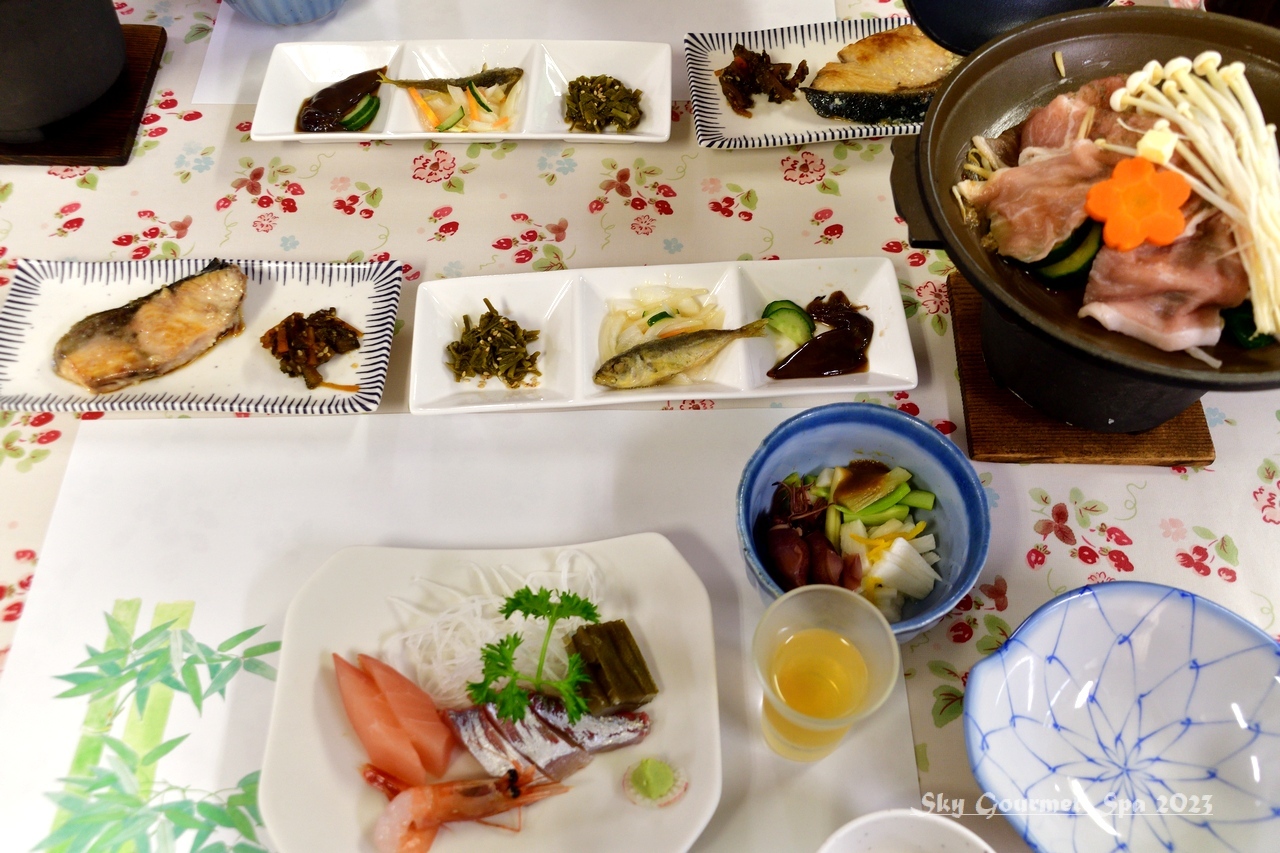 ◆ 10日遅れのGW 北陸 信越の旅、その5 立山山麓温泉「里の湯 雷鳥」へ 夕食編（2023年5月）_d0316868_04370409.jpg