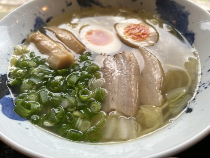 ラーメン山（やま）新店　風光明媚な秘境で食べる淡麗系ラーメン！　　津市_d0258976_14121567.jpg