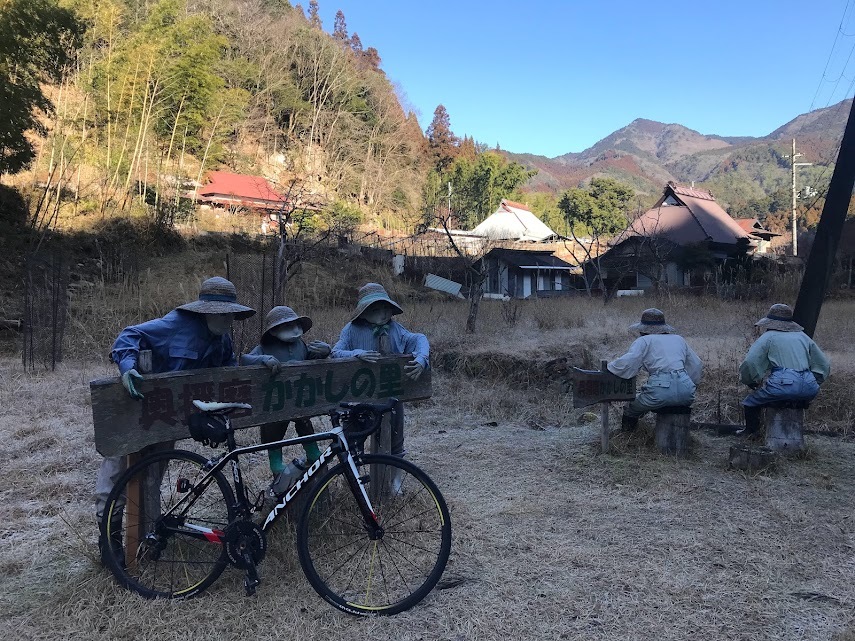 何とも言えない切なさに包まれる村_c0214359_23082470.jpg