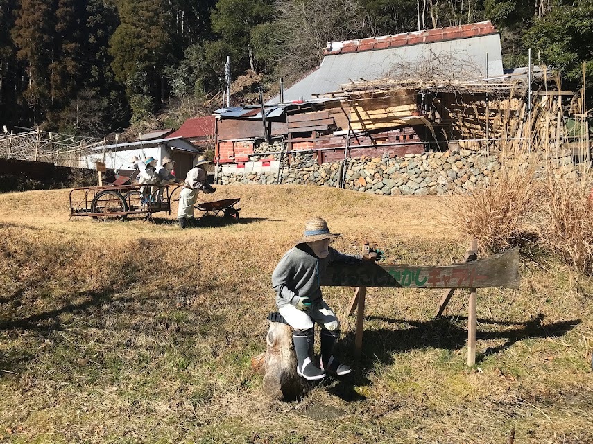 何とも言えない切なさに包まれる村_c0214359_23121571.jpg