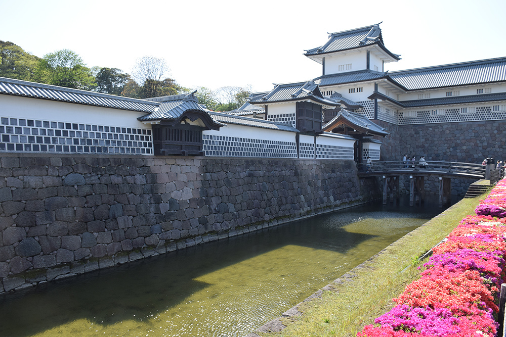 加賀百万石の金沢城を歩く。　その２　＜三ノ丸・五十間長屋・橋爪門・裏門＞_e0158128_11112866.jpg