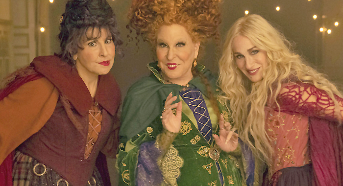  Kathy Najimy, Bette Midler, and Sarah Jessica Parker in Hocus Pocus 2 (2022)