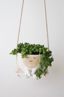 Ceramic Sense Hanging Planter Maya on a Swing