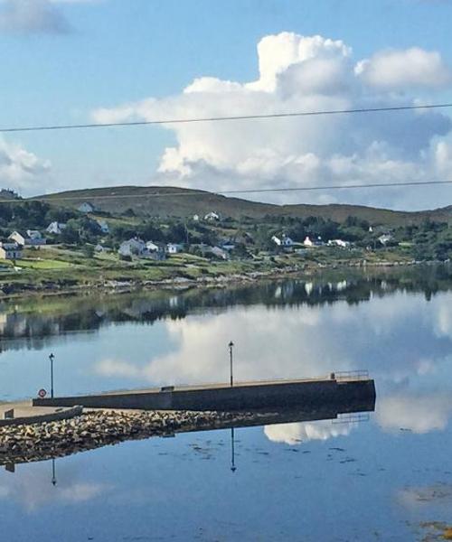 Čudovit pogled na mesto Dungloe v bližini letališča letališče Donegal