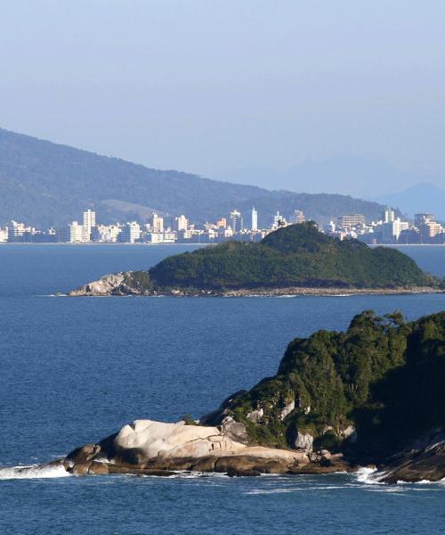 Prelep pogled na grad Balneario Kamboriju