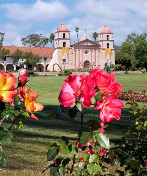 Čudovit pogled na mesto Santa Barbara v bližini letališča Letališče Santa Barbara