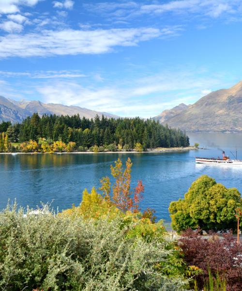 Et flott bilde av Queenstown, som betjenes av Queenstown lufthavn