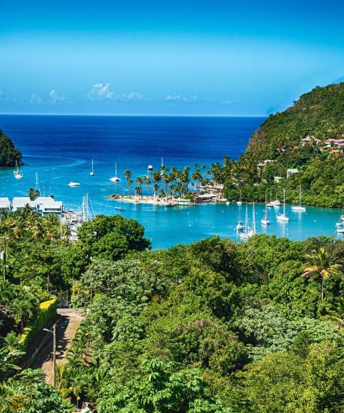 Όμορφη θέα του προορισμού Marigot Bay. Είναι ιδιαίτερα δημοφιλής στους χρήστες μας