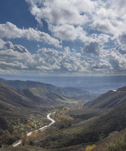 Čudovit pogled na mesto Yucca Valley