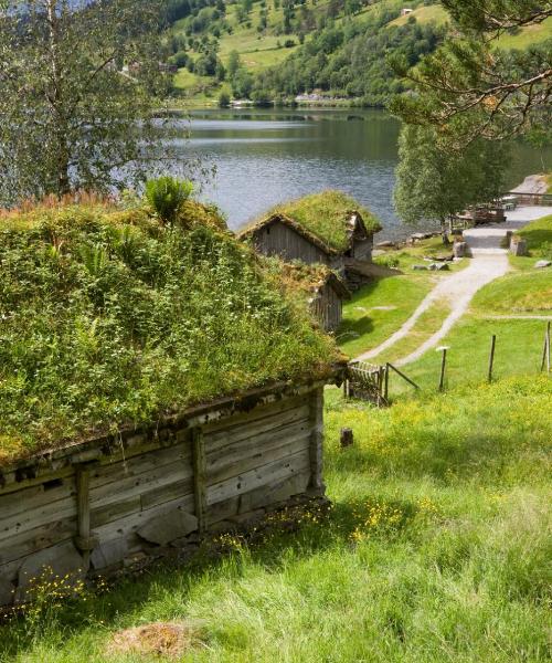 Uma bela vista de Førde – perto do Førde Airport Bringeland