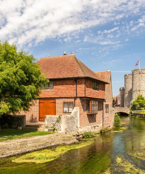 Una bonita panorámica de Canterbury, una ciudad popular entre nuestros usuarios