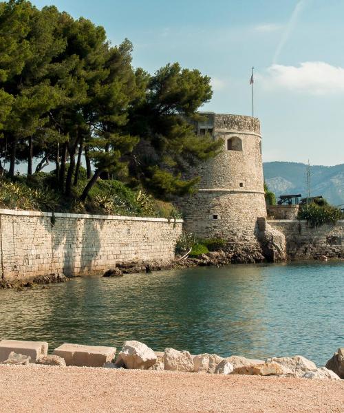 Krásny pohľad na mesto La Seyne-sur-Mer