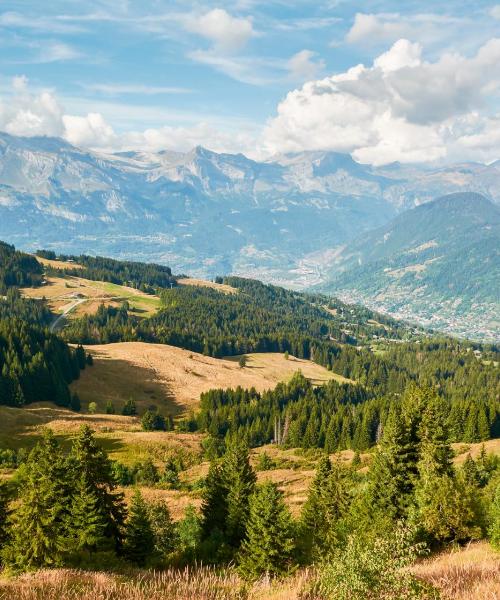 Krásny pohľad na mesto Saint-Gervais-les-Bains, ktoré je obľúbené medzi našimi používateľmi