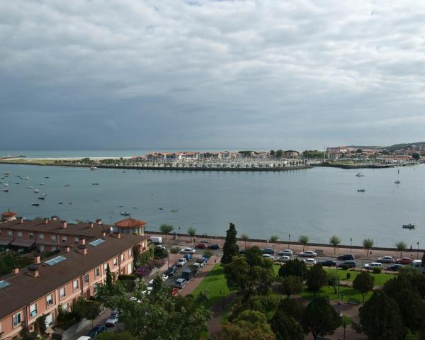 Una bellissima vista di Hondarribia