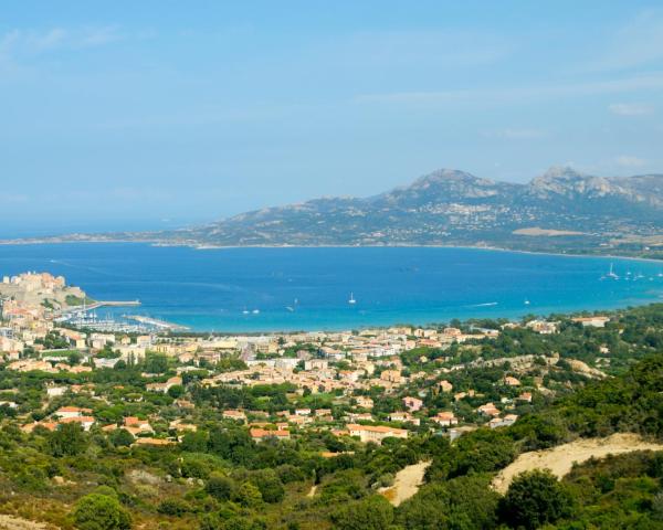 Vedere frumoasă la Calvi