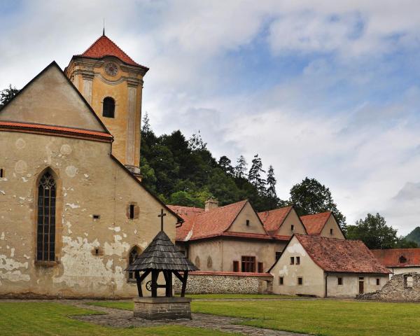 Una bella vista de Cerveny Klastor