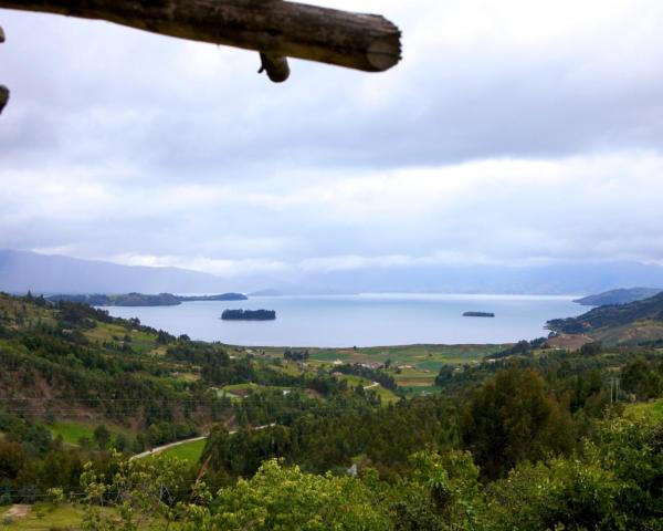 Čudovit pogled na mesto Paipa