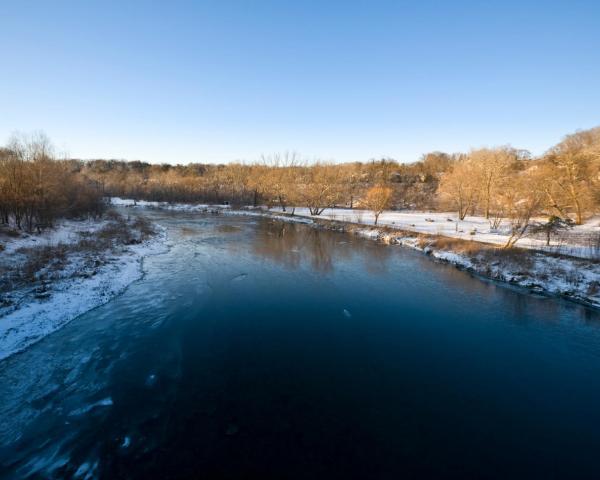 Kaunis näkymä kaupungista Deer Lake