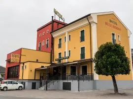 Hotel Blue Ribbon, hotel en Vercelli