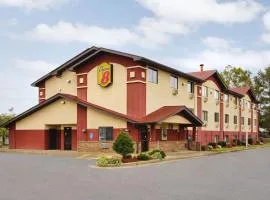 Super 8 by Wyndham Richmond Airport VA, hotel v mestu Sandston