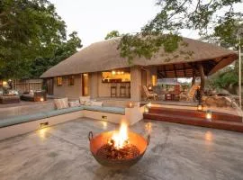 Nyala Safari Lodge, hótel í Hoedspruit