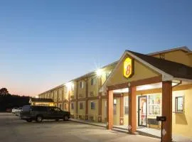 Super 8 by Wyndham Chickasha, hotel sa Chickasha