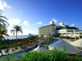 Okinawa Kariyushi Beach Resort Ocean Spa, хотел в Онна