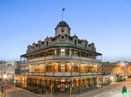 Fremantle में, होटल The National Hotel