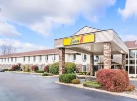 Super 8 by Wyndham Wausau, hotelli kohteessa Wausau