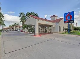 Motel 6-Edinburg, TX, hotelli kohteessa Edinburg