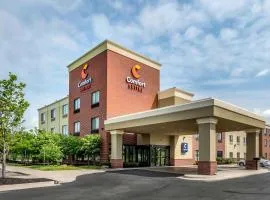 Comfort Suites Speedway - Kansas City, מלון בקנזס סיטי