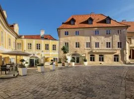 Bellevue Hotel Český Krumlov, отель в Чески-Крумлове