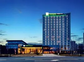 Holiday Inn Wuxi Taihu New City, an IHG Hotel, готель у місті Усі