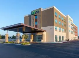 Holiday Inn Express Visalia-Sequoia Gateway Area, an IHG Hotel, hotelli kohteessa Visalia