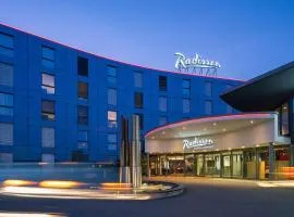 Radisson Hotel Zurich Airport, отель в городе Рюмланг