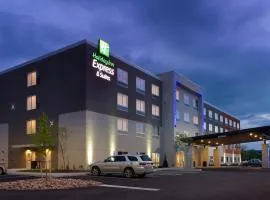 Holiday Inn Express & Suites by IHG Altoona, an IHG Hotel, hotell i Altoona