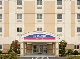 Candlewood Suites-West Springfield, an IHG Hotel, hotelli kohteessa West Springfield