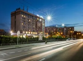 Hotel Tychy، فندق في تيخي