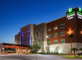 Holiday Inn Express & Suites Edinburg- Mcallen Area, an IHG Hotel, hotelli kohteessa Edinburg