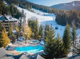 Blackcomb Springs Suites by CLIQUE, готель у місті Вістлер