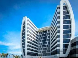 Wyndham Manta Sail Plaza Hotel and Convention Center，曼塔的飯店