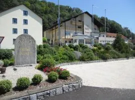 Hotel Burgwirt, hotel u gradu 'Deggendorf'