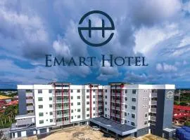 Emart Hotel (Riam)，米里的飯店