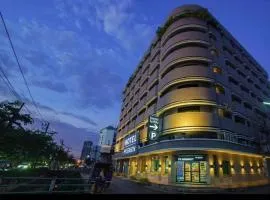 Hi Season Hotel, hotel Hatjajban