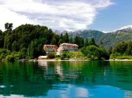 Correntoso Lake & River Hotel, готель у місті Вілья-Ла-Ангостура