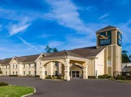 Quality Inn & Suites Slidell, hotel v destinaci Slidell