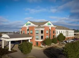 Holiday Inn Express Hotel & Suites Olive Branch, an IHG Hotel, hotelli kohteessa Olive Branch